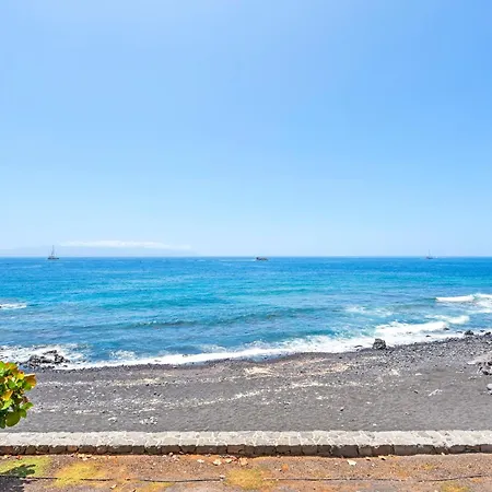 Neptuno Ocean View, Line With Pool Apartment