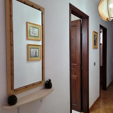 Apartment Neptuno Ocean View, Beach Line With Pool