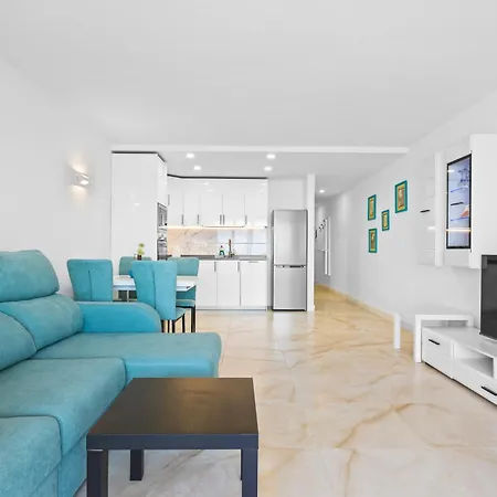 Neptuno Ocean View, Line With Pool Apartament